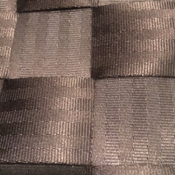 The Original Detroit By Harvey’s Black Medium Seatbelt Bag - Picture 4 of 7